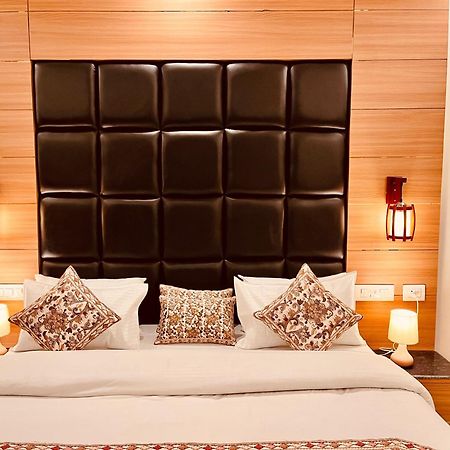 Hotel Classic Crown - #Scenic Mountain View #Open Terrace #Parking #Premium Rooms With Balcony #Guest Preferred #Best Selling Hotel In Mussoorie Esterno foto