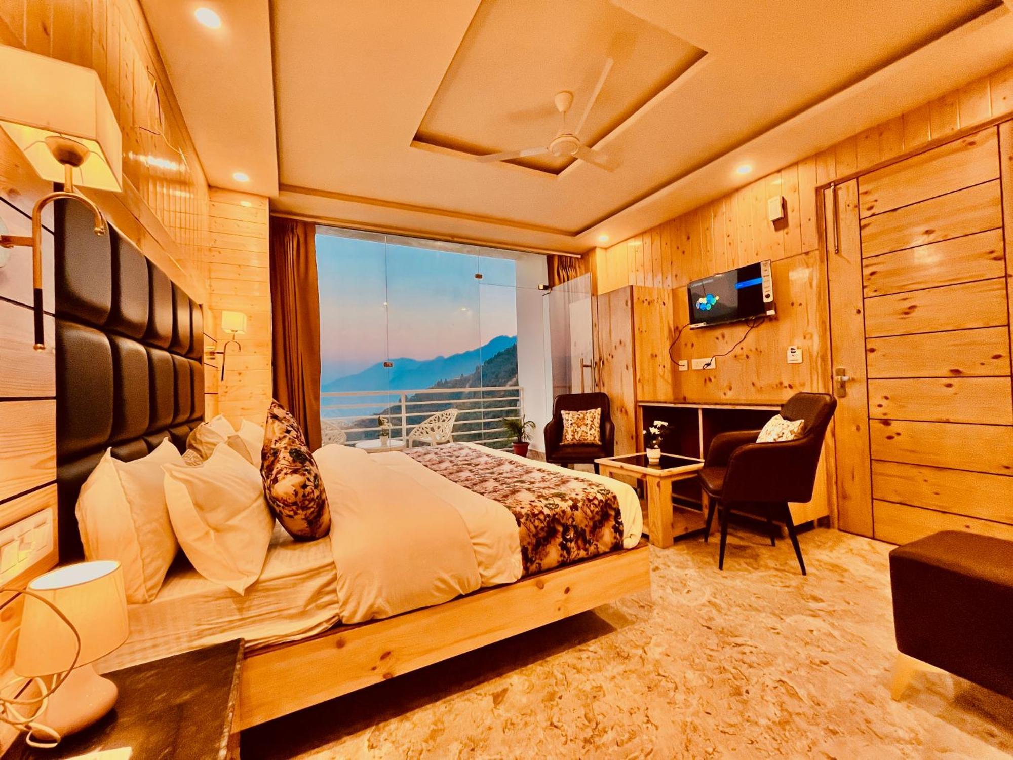 Hotel Classic Crown - #Scenic Mountain View #Open Terrace #Parking #Premium Rooms With Balcony #Guest Preferred #Best Selling Hotel In Mussoorie Esterno foto