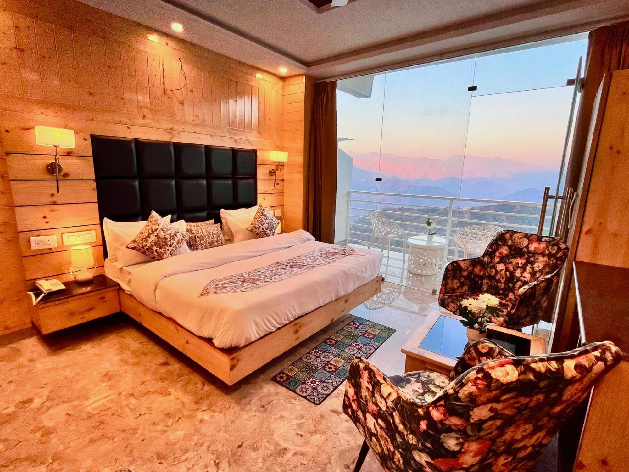 Hotel Classic Crown - #Scenic Mountain View #Open Terrace #Parking #Premium Rooms With Balcony #Guest Preferred #Best Selling Hotel In Mussoorie Esterno foto