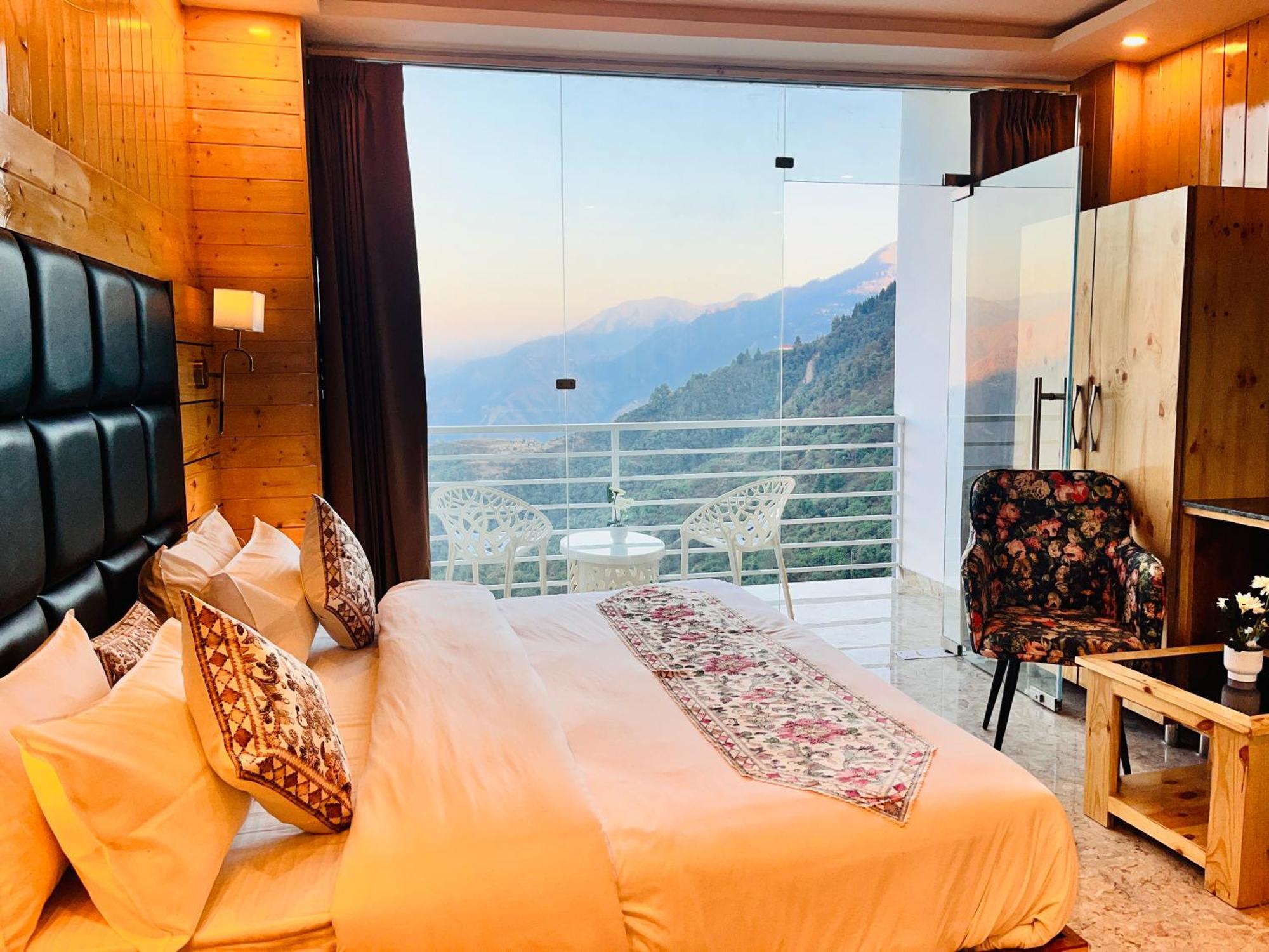 Hotel Classic Crown - #Scenic Mountain View #Open Terrace #Parking #Premium Rooms With Balcony #Guest Preferred #Best Selling Hotel In Mussoorie Esterno foto