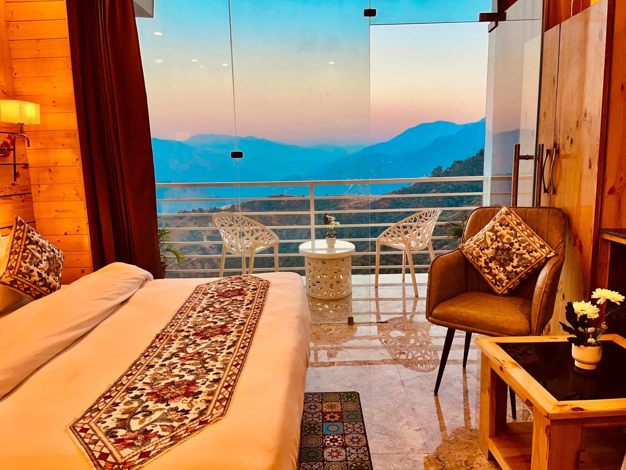 Hotel Classic Crown - #Scenic Mountain View #Open Terrace #Parking #Premium Rooms With Balcony #Guest Preferred #Best Selling Hotel In Mussoorie Esterno foto