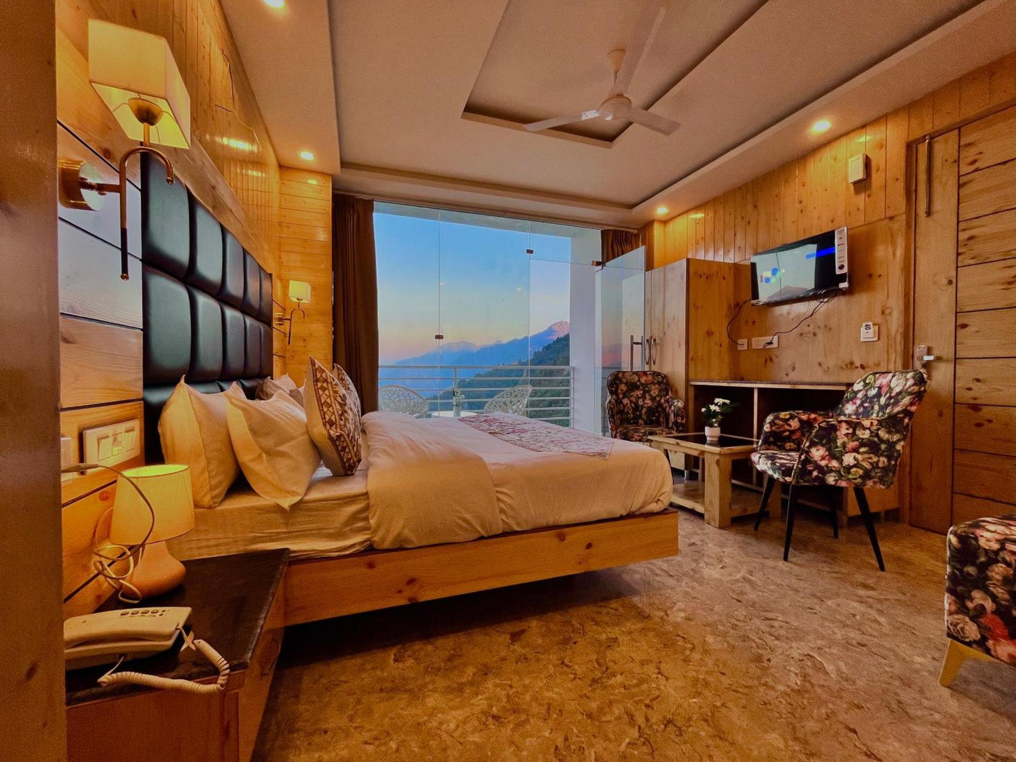 Hotel Classic Crown - #Scenic Mountain View #Open Terrace #Parking #Premium Rooms With Balcony #Guest Preferred #Best Selling Hotel In Mussoorie Esterno foto