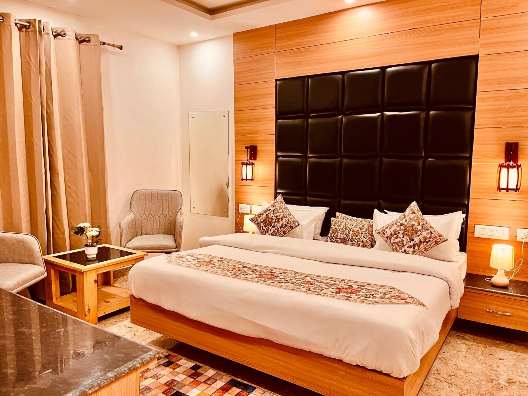Hotel Classic Crown - #Scenic Mountain View #Open Terrace #Parking #Premium Rooms With Balcony #Guest Preferred #Best Selling Hotel In Mussoorie Esterno foto