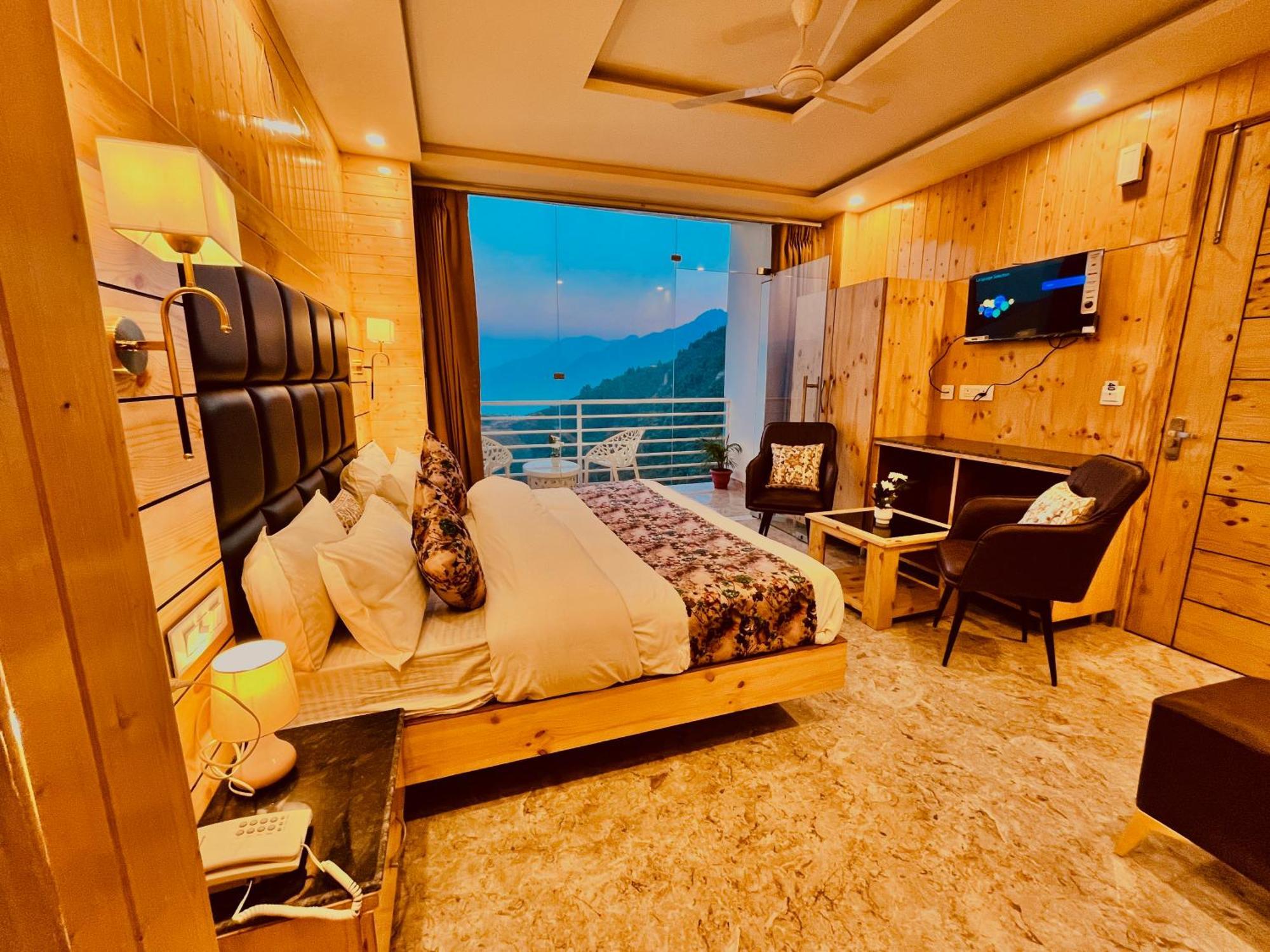 Hotel Classic Crown - #Scenic Mountain View #Open Terrace #Parking #Premium Rooms With Balcony #Guest Preferred #Best Selling Hotel In Mussoorie Esterno foto