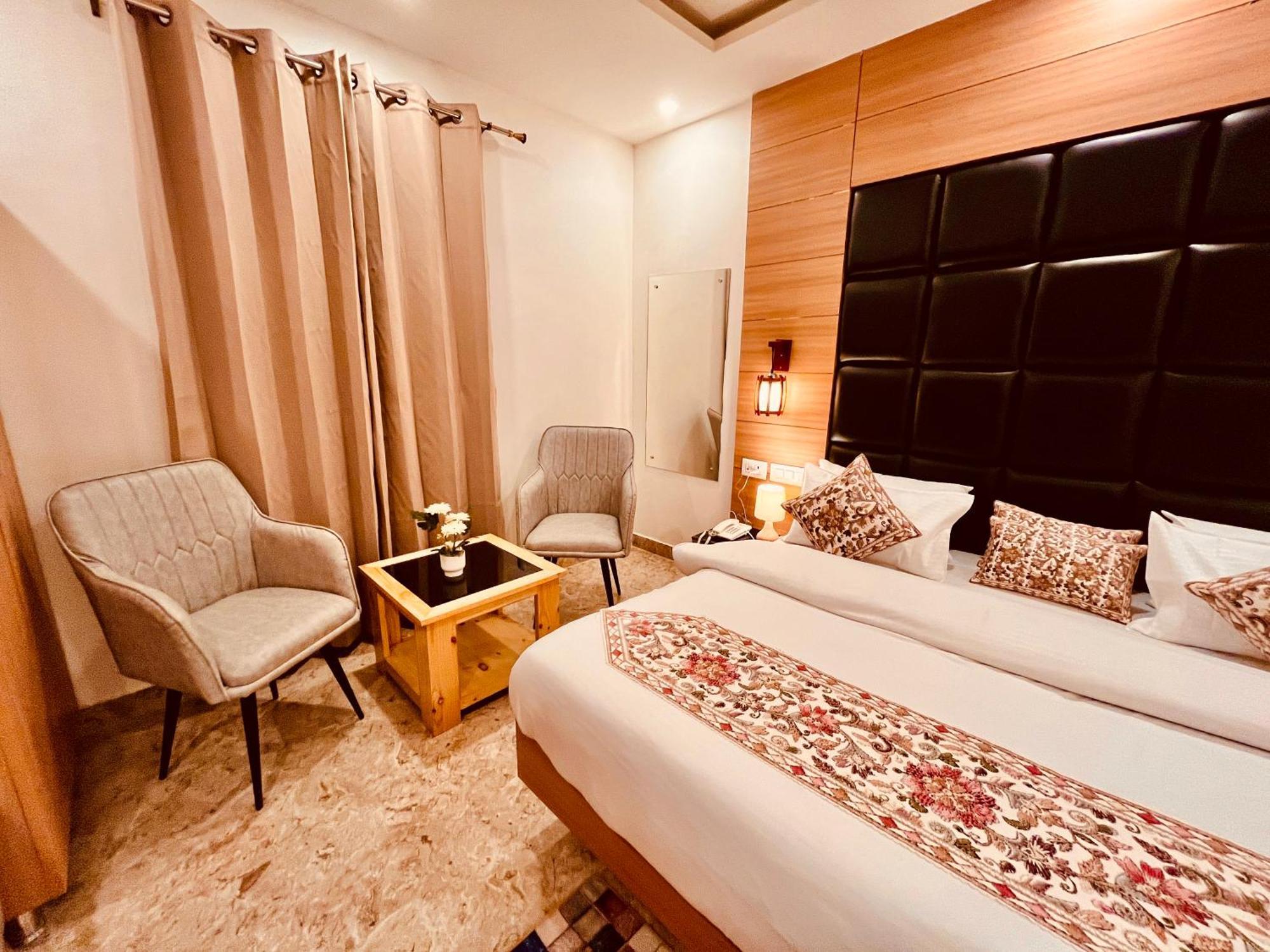 Hotel Classic Crown - #Scenic Mountain View #Open Terrace #Parking #Premium Rooms With Balcony #Guest Preferred #Best Selling Hotel In Mussoorie Esterno foto
