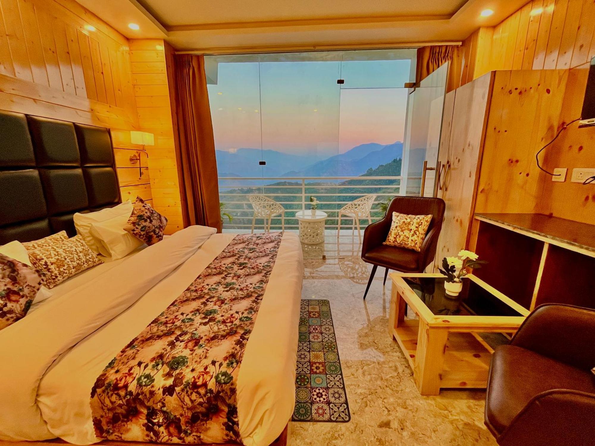 Hotel Classic Crown - #Scenic Mountain View #Open Terrace #Parking #Premium Rooms With Balcony #Guest Preferred #Best Selling Hotel In Mussoorie Esterno foto