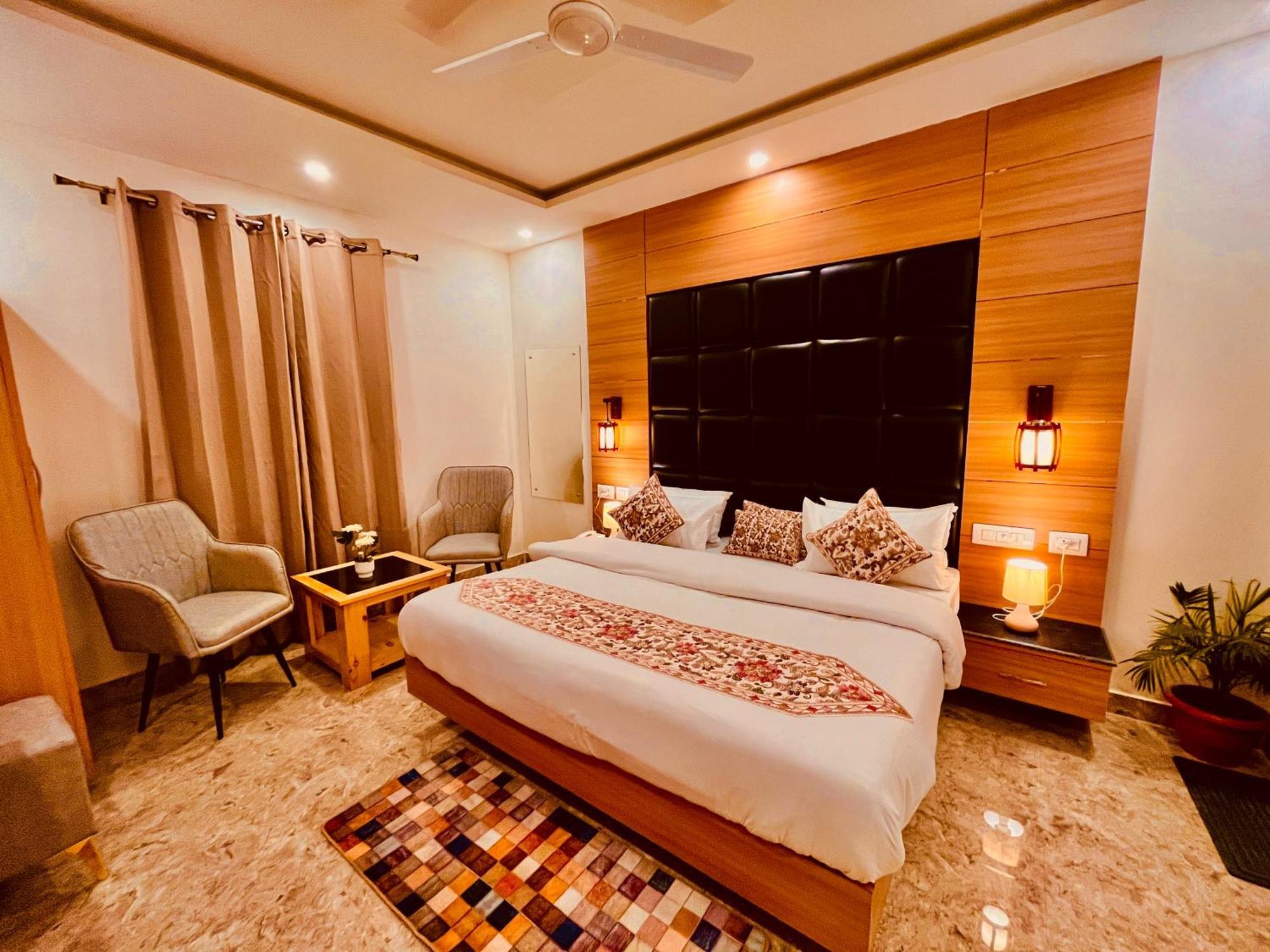 Hotel Classic Crown - #Scenic Mountain View #Open Terrace #Parking #Premium Rooms With Balcony #Guest Preferred #Best Selling Hotel In Mussoorie Esterno foto