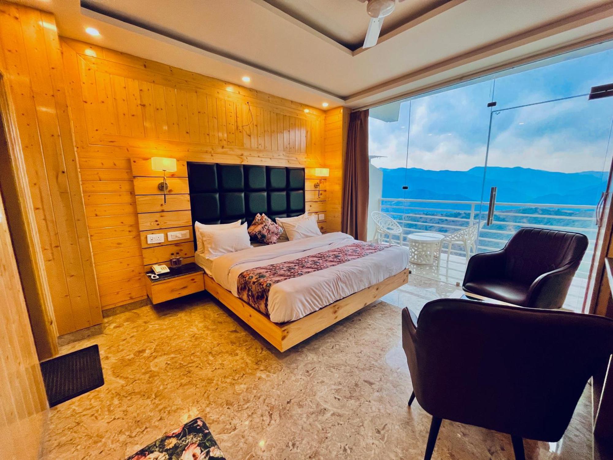 Hotel Classic Crown - #Scenic Mountain View #Open Terrace #Parking #Premium Rooms With Balcony #Guest Preferred #Best Selling Hotel In Mussoorie Esterno foto