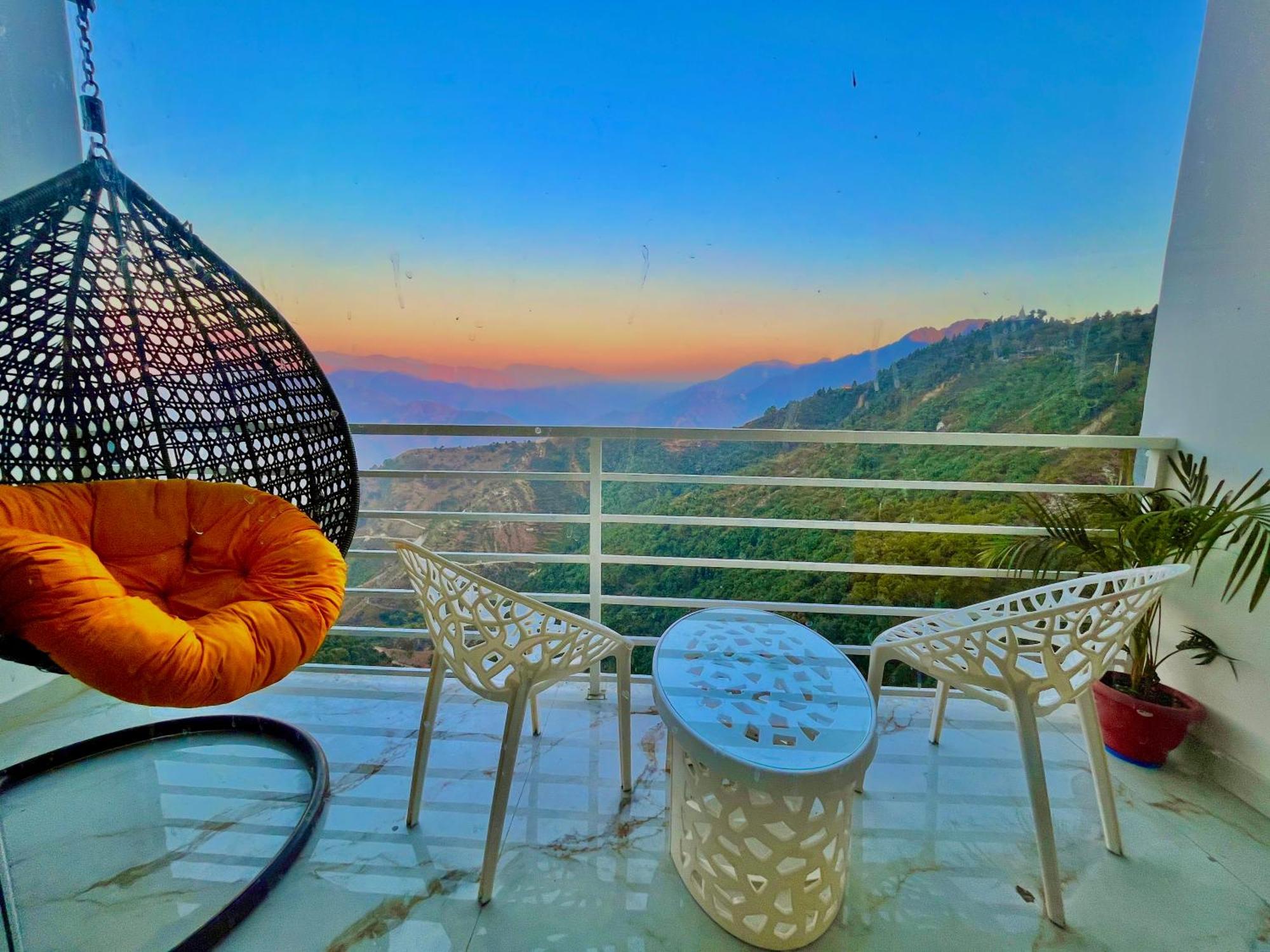 Hotel Classic Crown - #Scenic Mountain View #Open Terrace #Parking #Premium Rooms With Balcony #Guest Preferred #Best Selling Hotel In Mussoorie Esterno foto