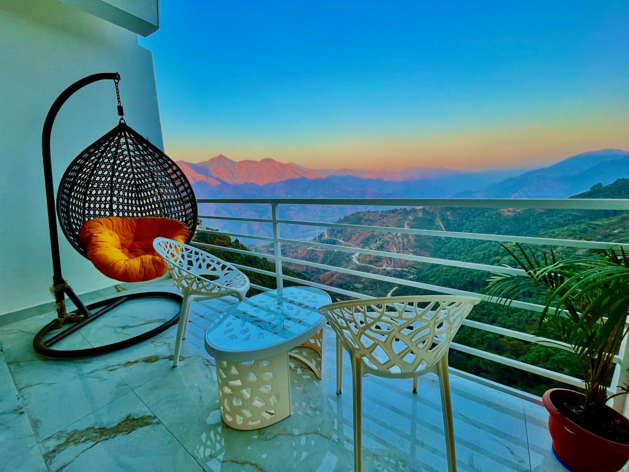 Hotel Classic Crown - #Scenic Mountain View #Open Terrace #Parking #Premium Rooms With Balcony #Guest Preferred #Best Selling Hotel In Mussoorie Esterno foto