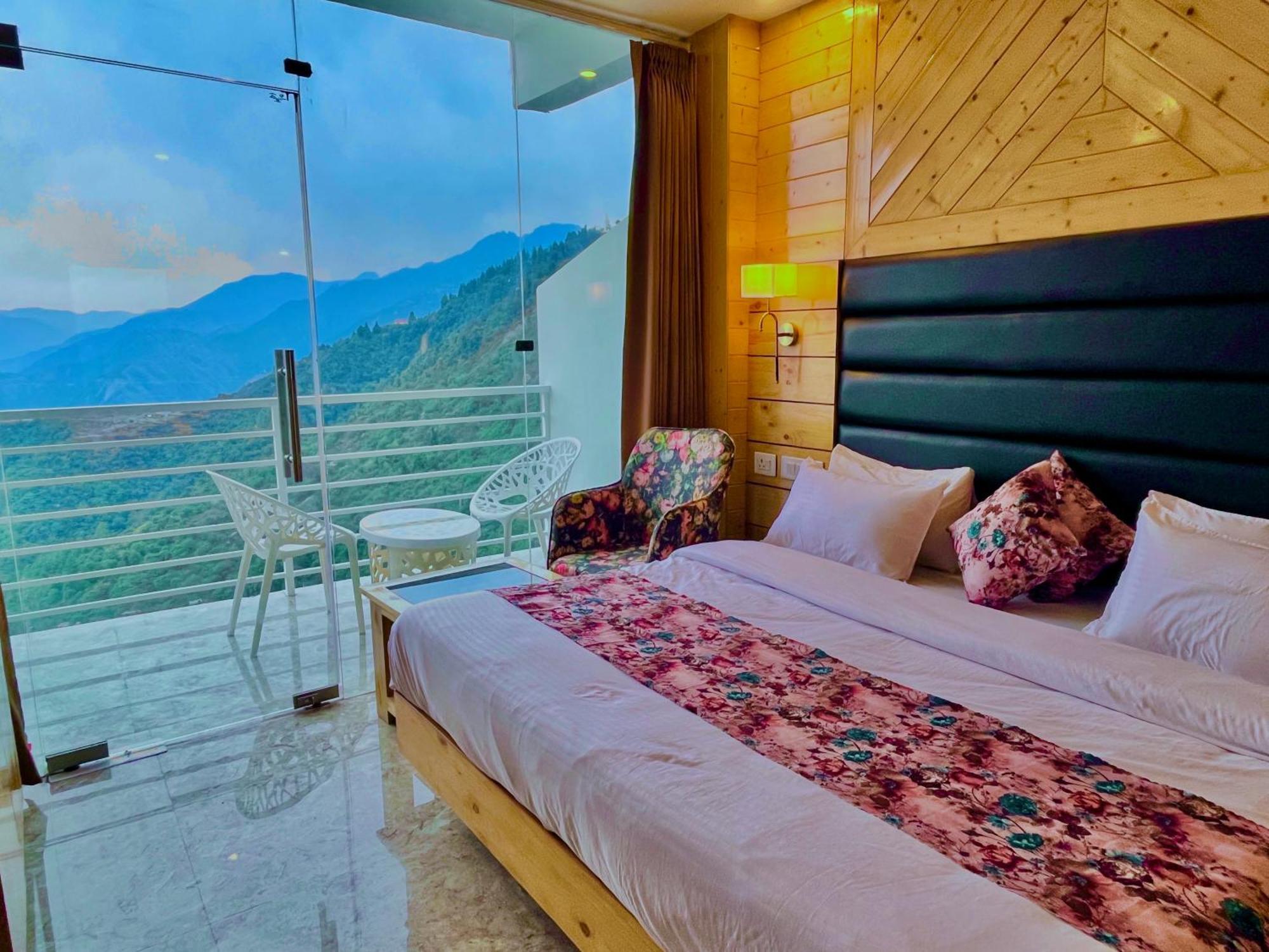 Hotel Classic Crown - #Scenic Mountain View #Open Terrace #Parking #Premium Rooms With Balcony #Guest Preferred #Best Selling Hotel In Mussoorie Esterno foto