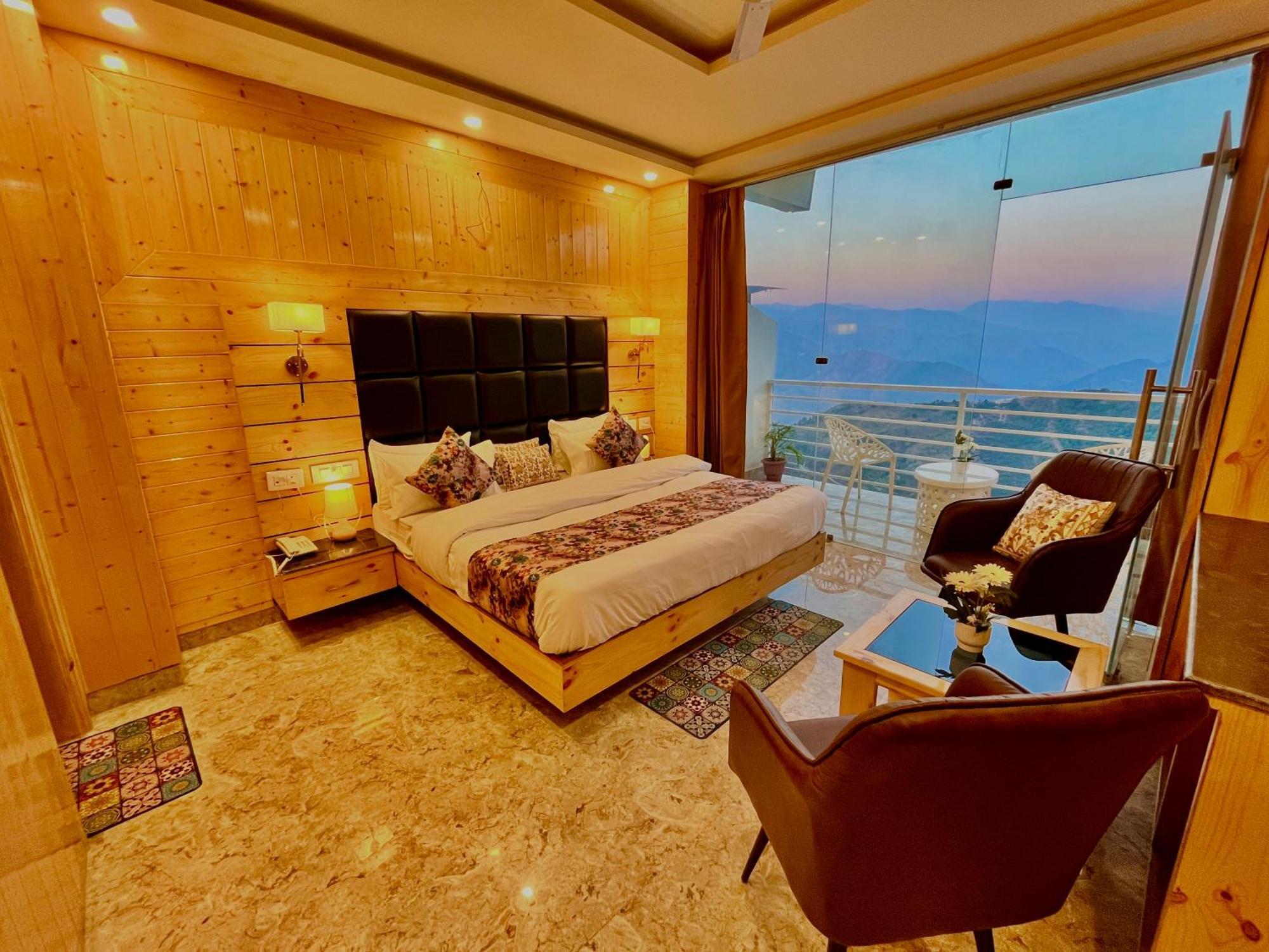 Hotel Classic Crown - #Scenic Mountain View #Open Terrace #Parking #Premium Rooms With Balcony #Guest Preferred #Best Selling Hotel In Mussoorie Esterno foto